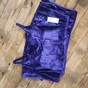 Beautiful Oscar de l Renta NWT long purple nightgown